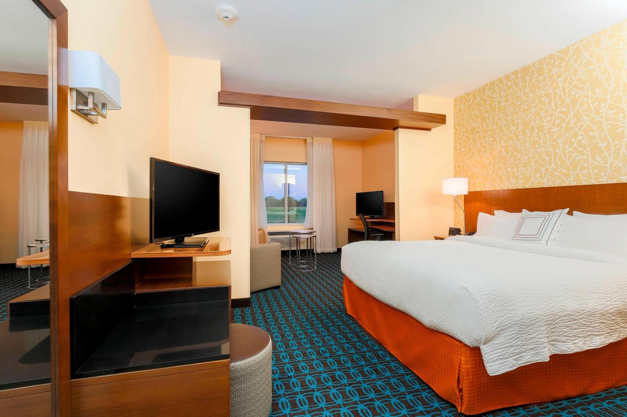 Hotel Fairfield & By Marriott